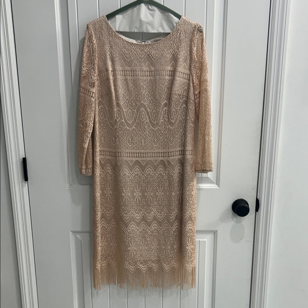 Chic Lace Long Sleeve Dress in Cream